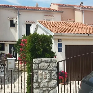 Apartman Melina, Omisalj